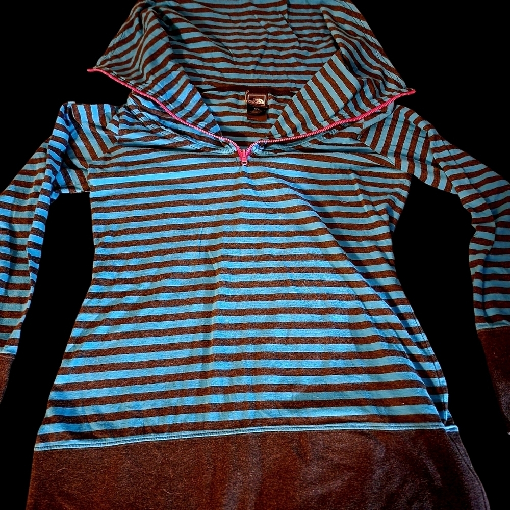 The North Face L/S Tee Women Med Blue/Black 1/2 Zip Cowl Neck Embroidered logo